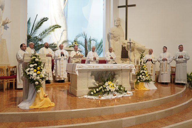 Biskup Radoš na svetkovinu Svih svetih: „Jedino je ljubav mjera svetosti.”